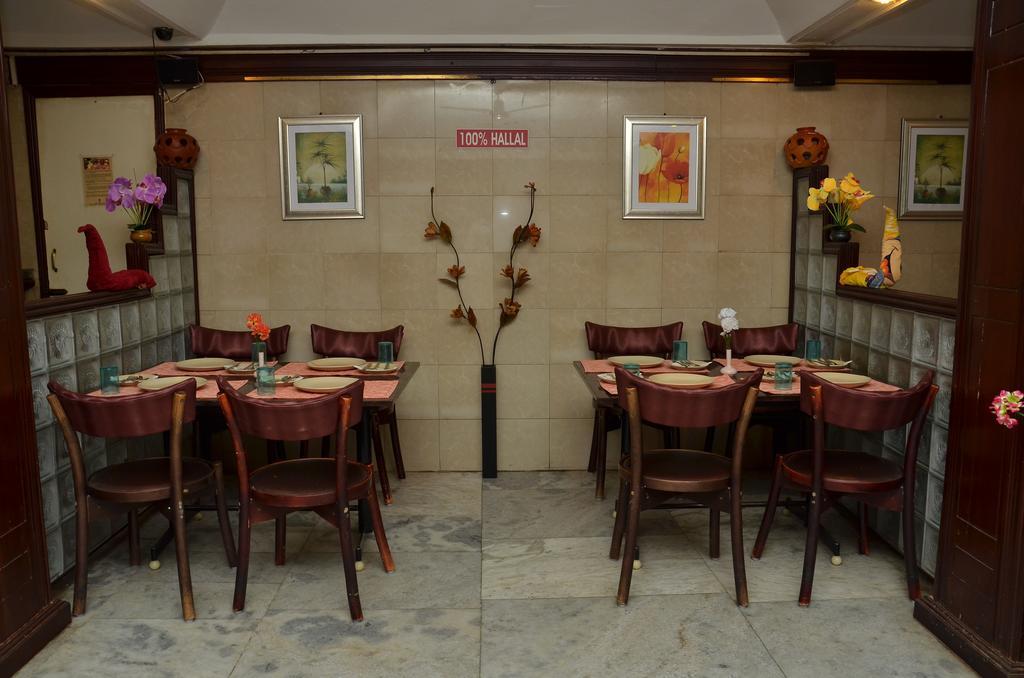 Hotel Aryaas Palayankottai Buitenkant foto