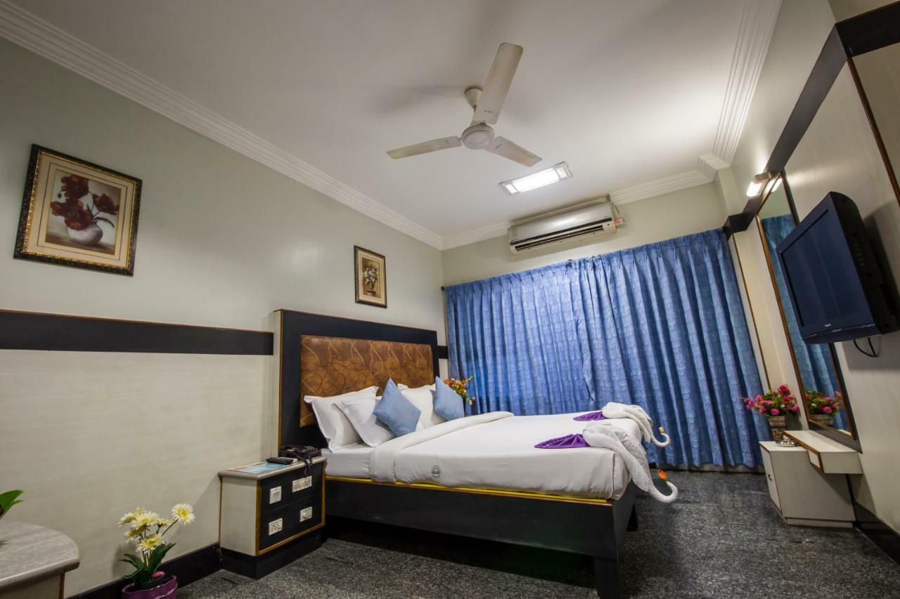 Hotel Aryaas Palayankottai Buitenkant foto