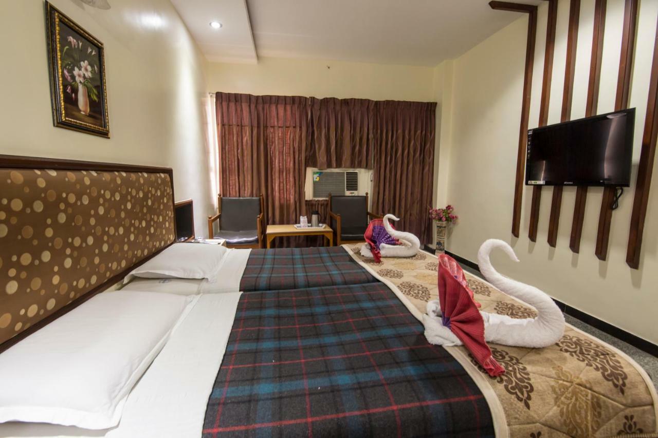 Hotel Aryaas Palayankottai Buitenkant foto