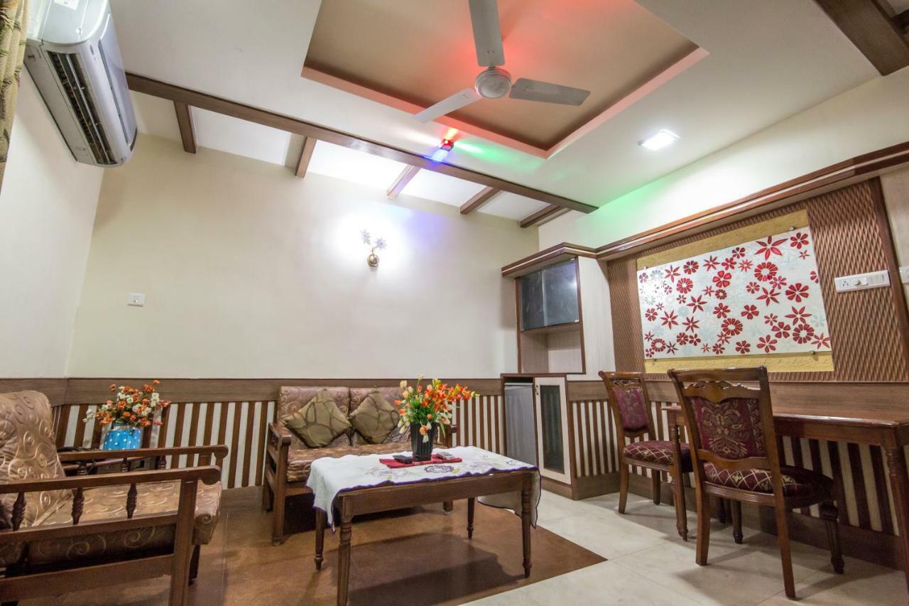 Hotel Aryaas Palayankottai Buitenkant foto