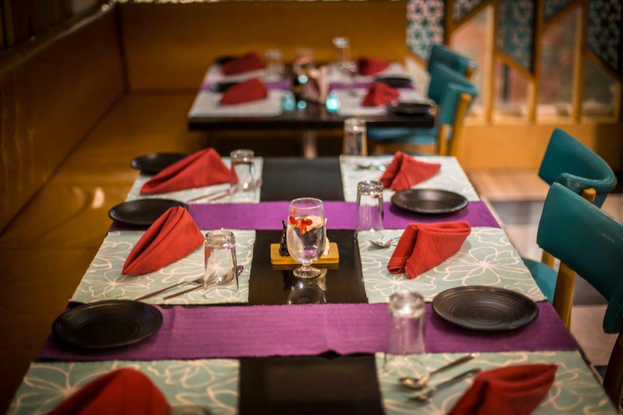 Hotel Aryaas Palayankottai Buitenkant foto